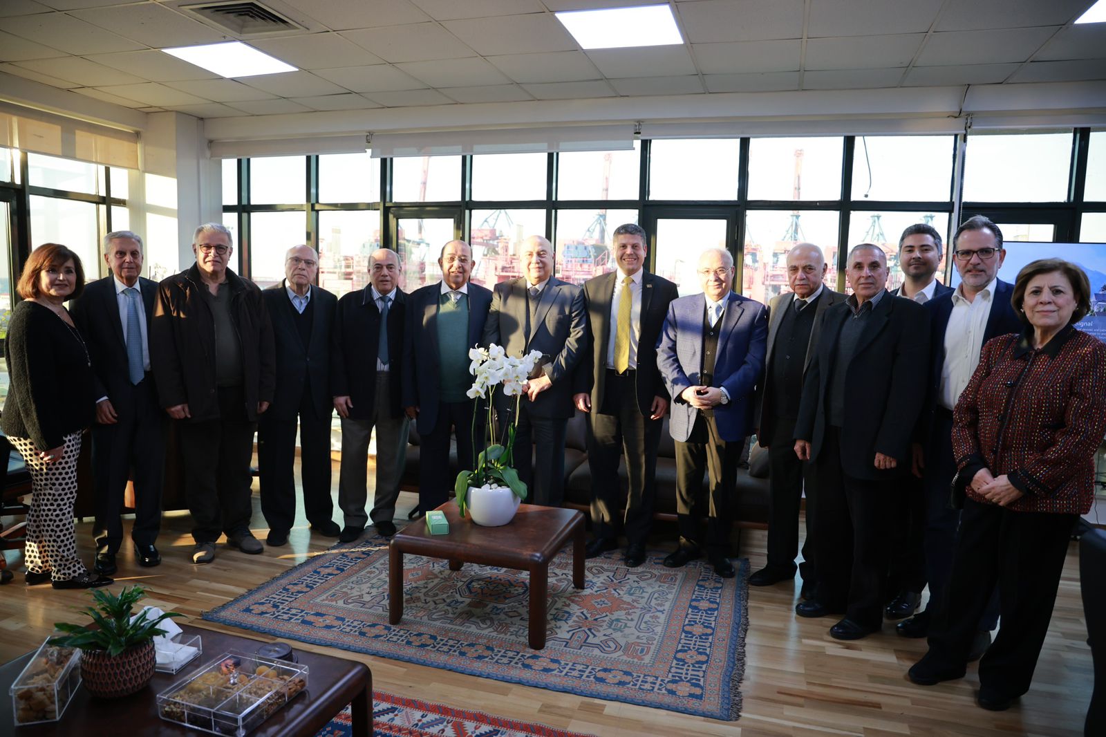 وفد من المركز الإسلامي -عائشة بكار يزور مروان النفّي في مرفأ بيروت