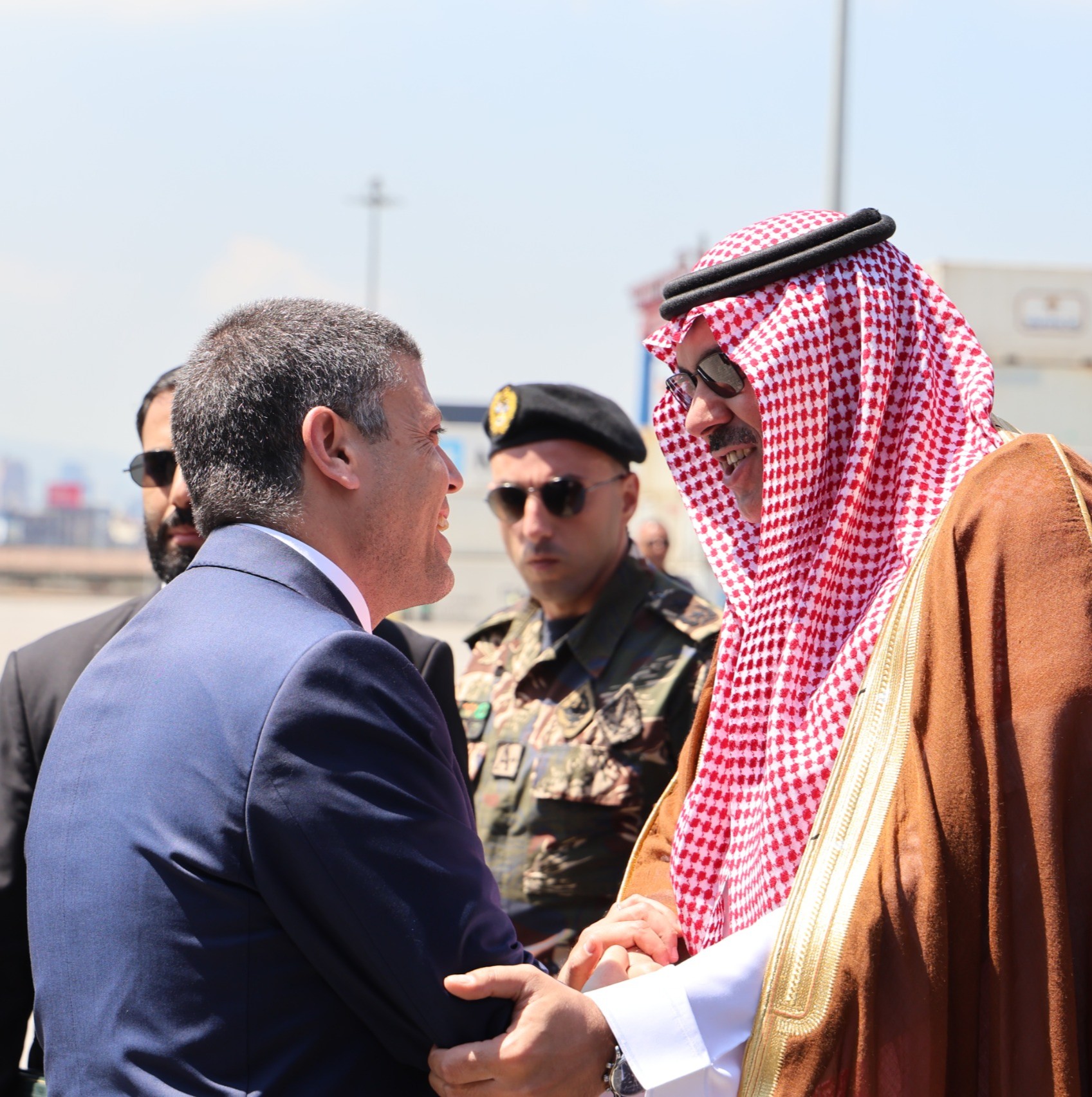 من مرفأ بيروت إلى قلب المملكة انطلاق أول شحنة من الصادرات اللبنانية بعد قرار رفع الحظر