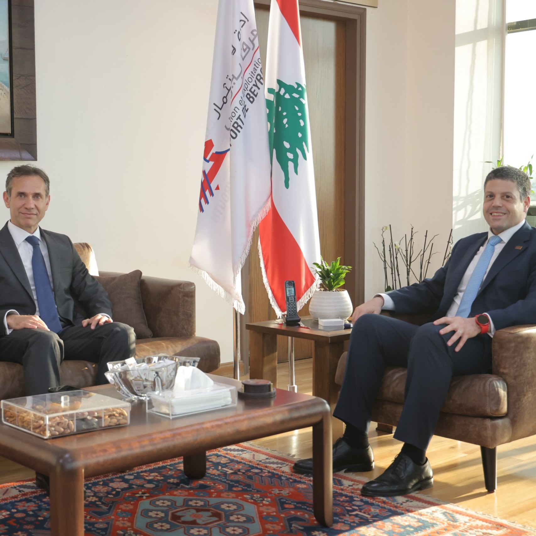 السفير التركي يتفقد المنارة العثمانية في مرفأ بيروت 